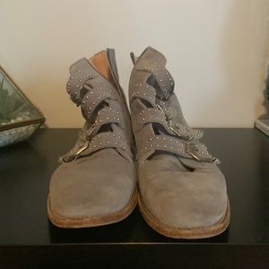 Pertini blue suede boots